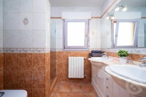 3rd bathroom on the top floor of sea view of Casa Rosana in Moraira