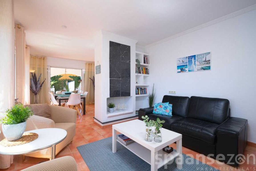 Casa Alicia with light and bright living room in Moraira