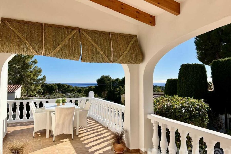 Villa Lara in Moraira with covered terrace and sea view