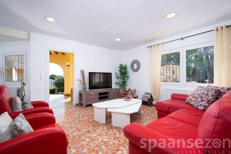 Vacation home Patricia has a living with airco, tv and sea view