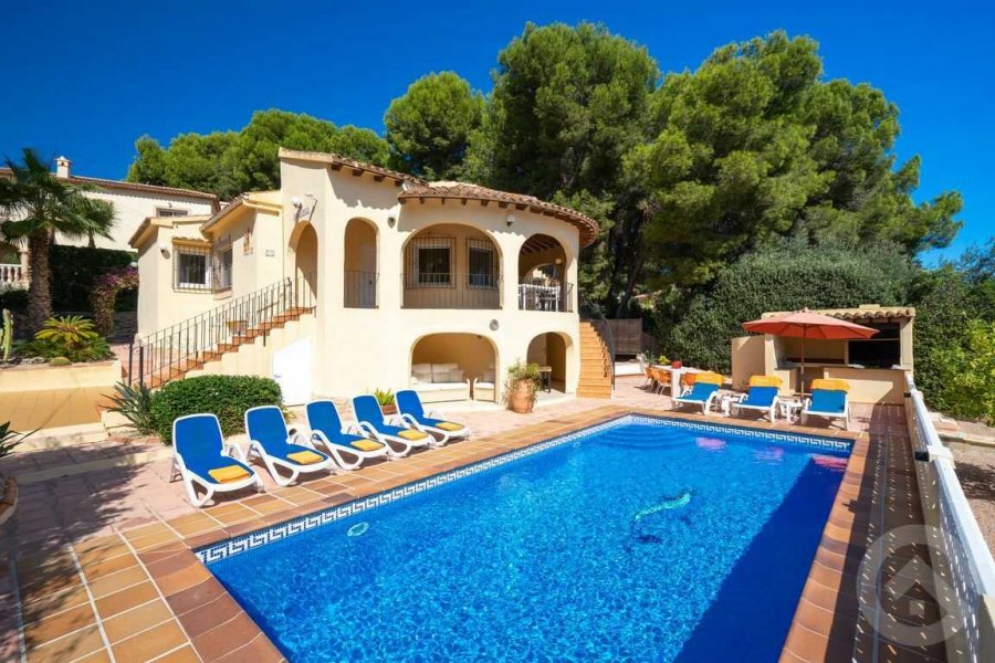 Holiday let Casa Patricia with grand entree for 8 persons