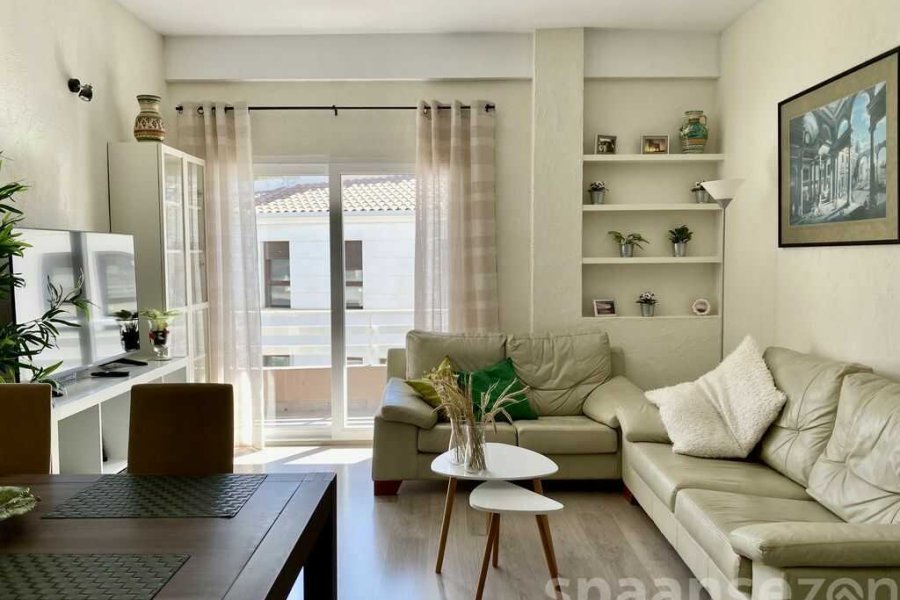 Spacious and light apartment in the center of Moraira