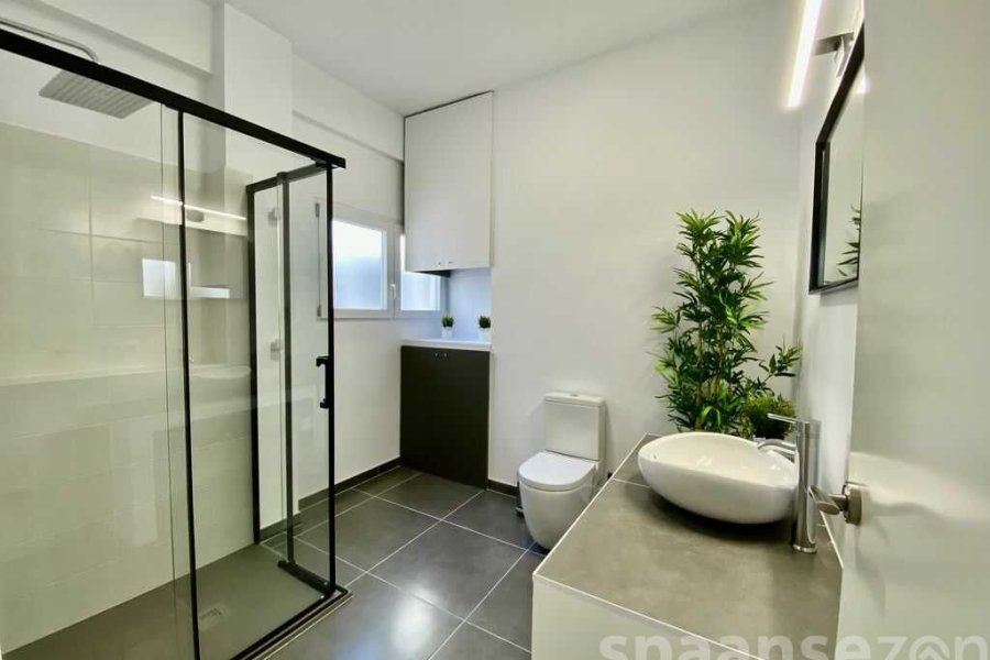 Apartment Monica with a modern bathroom including a rain shower
