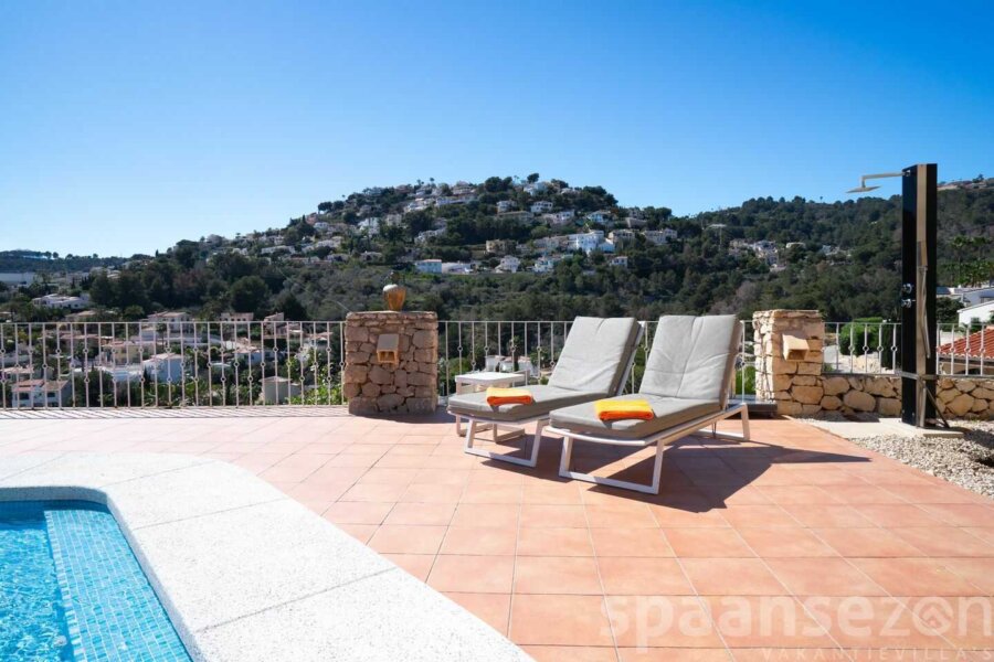 Pool Villa Annamar in Moraira has comfortable sun beds