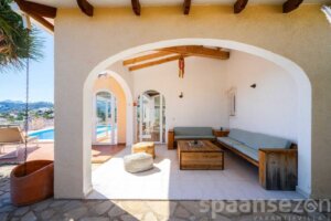 Pool villa Annamar with covered terrace and lounge area