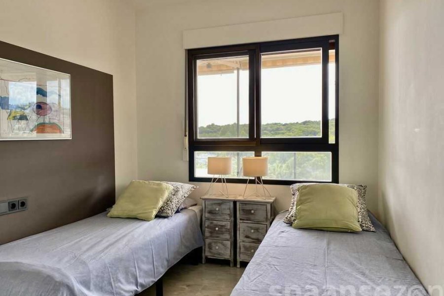 Second bedroom with 2 beds (80 x 200 centimeter)