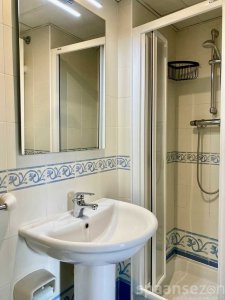 The apartment in Moraira has two bathrooms
