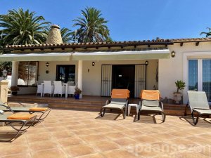 Casa Maia in Moraira has sunbeds on the terrace