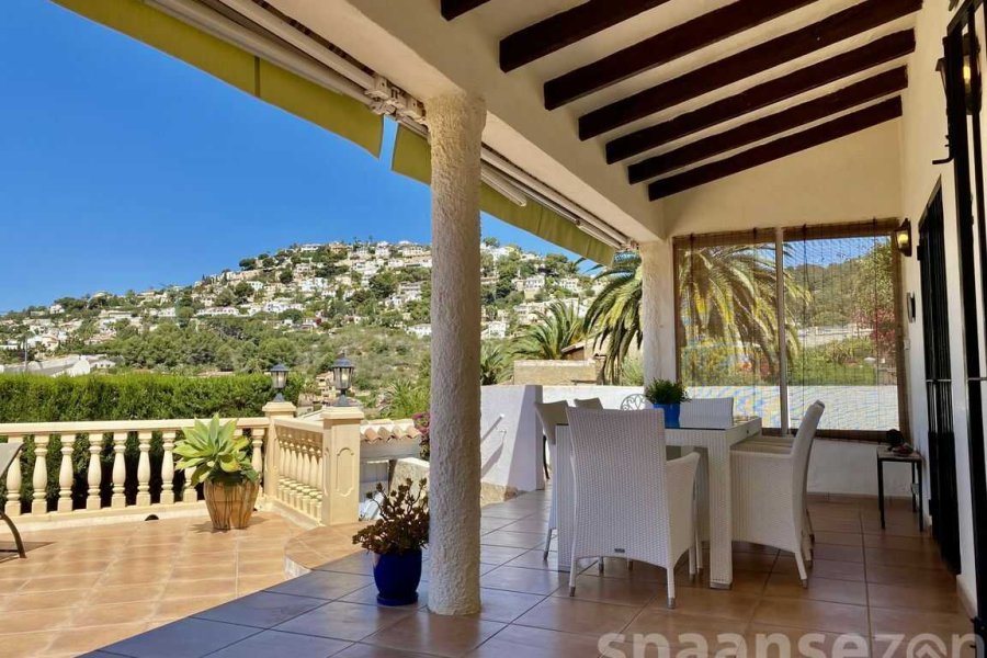 Villa Maia in Moraira with covered terrace and beautiful mountain views