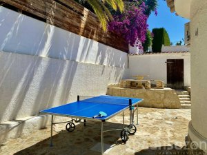 Casa Maia in Moraira has his own table tennis table in de garden