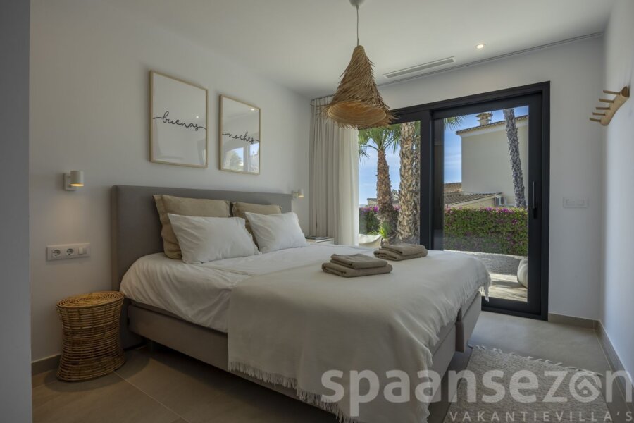 Holiday villa with 4 bedrooms in Moraira