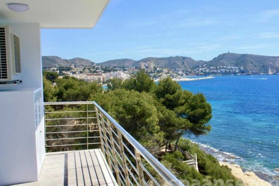 Apartment Delfin in Moraira with a large terrace and panoramic sea view