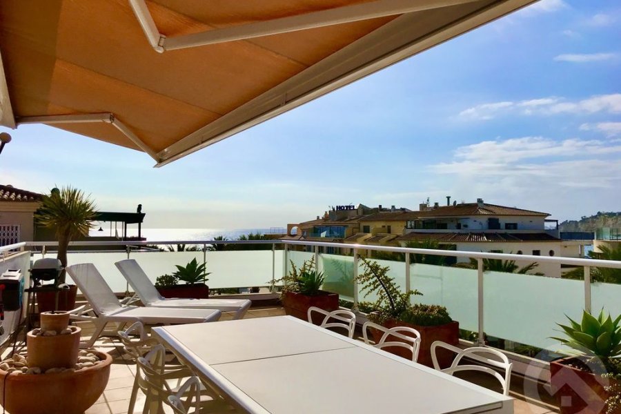 Penthouse Moraira with rooftop terrace and sea view