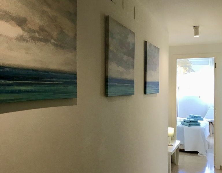 Penthouse Moraira with long hall that gives access to the bedrooms and bathrooms