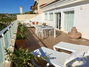 Penthouse Moraira with large rooftop terrace
