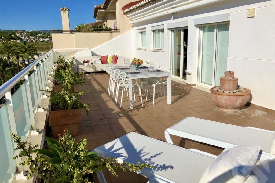 Penthouse Moraira with large rooftop terrace