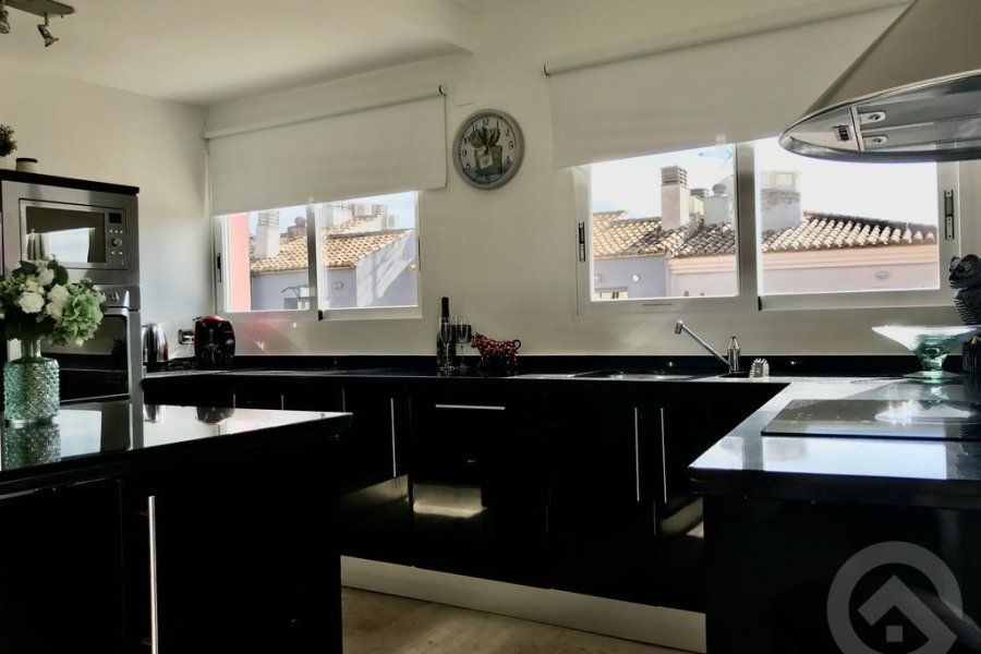 Penthouse Moraira with a modern and open kitchen
