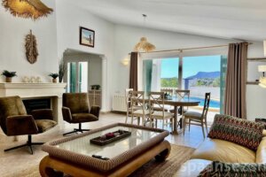 Villa Naranja in Moraira has a huge light living room