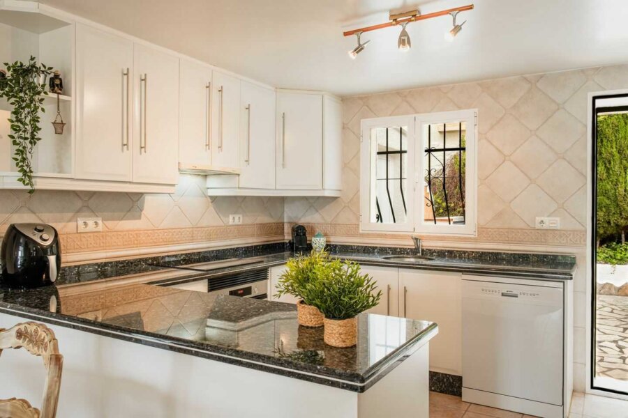 Holiday villa Naranja in Moraira has a open kitchen