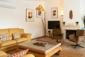Villa Naranja in Moraira has a huge light living room