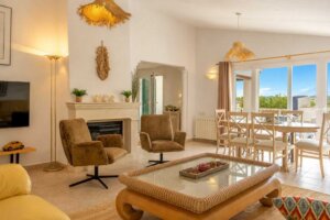 Villa Naranja in Moraira has a huge light living room
