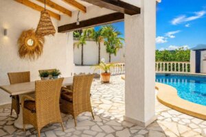 Holiday Villa Naranja with covered terrace and pool views