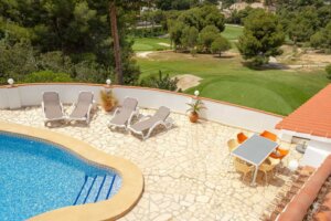 Holiday villa Naranja in Moraira has a lot of privacy and beautiful views to the golf course