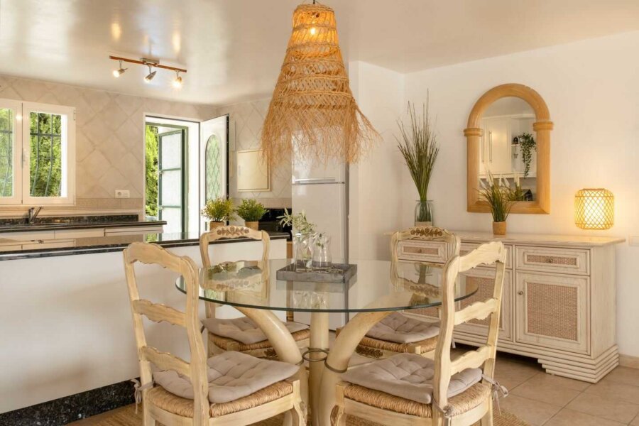 Holiday villa Naranja in Moraira has an open and light kitchen