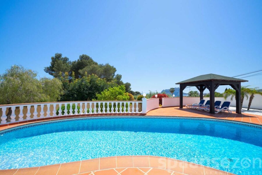 casa rosana is a villa (2-8 persons) with swimming pool in moraira costa blanca