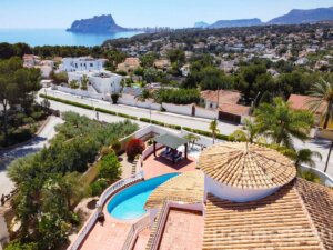 Sea View Villa Rosana in Moraira is suitable for 8 persons and near the coast