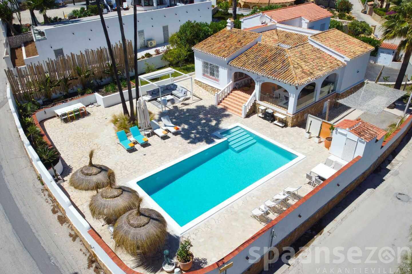 Villa La Serena is een groot 8 persoons vakantiehuis