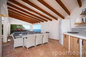 Villa Bahia del Portet in Moraira with outdoor kitchen and sea views.