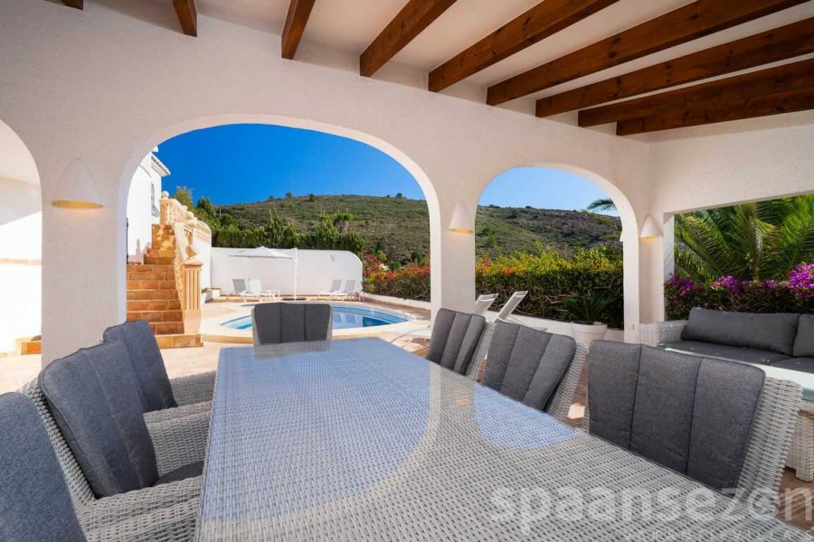 Villa Bahia del Portet in Moraira with private swimming pool and a terrace with full privacy.