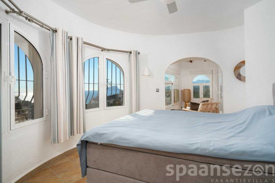 Villa Bahia del Portet in Moraira has a master bedroom with fantastic sea views.
