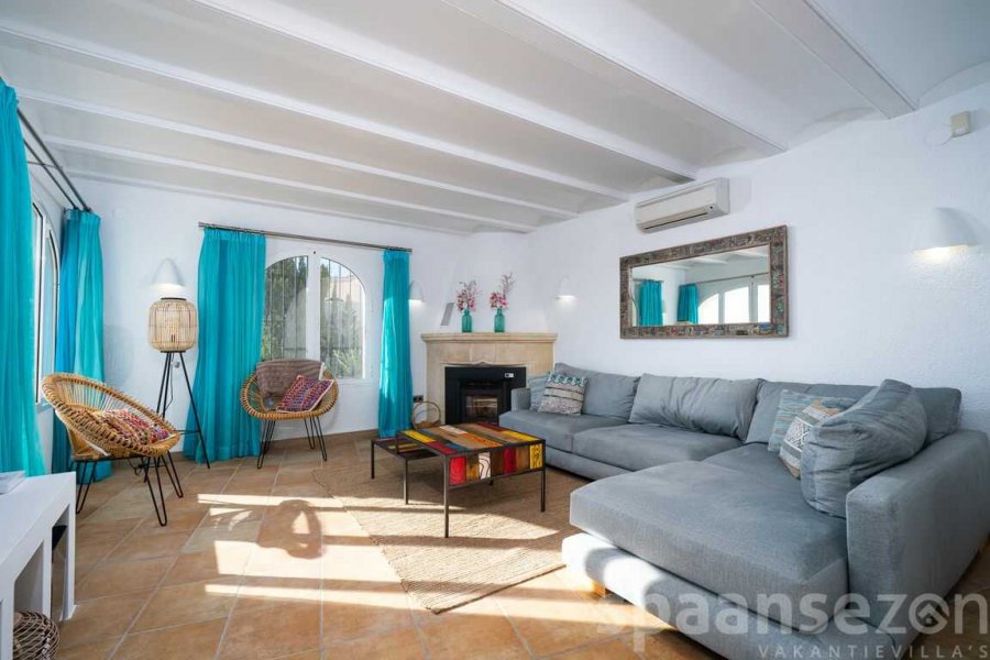 Villa Bahia del Portet in Moraira with a light and bright living room.