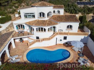 Villa Bahia del Portet in Moraira has 4 bedrooms and is suitable for 8 persons.