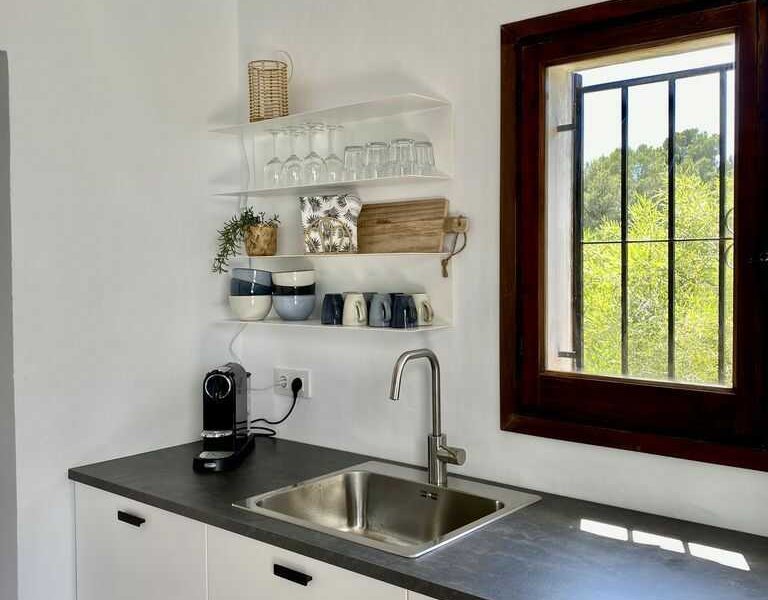 This villa in Benissa has a modern kitchen.