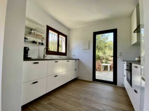 This villa in Benissa has a modern kitchen.