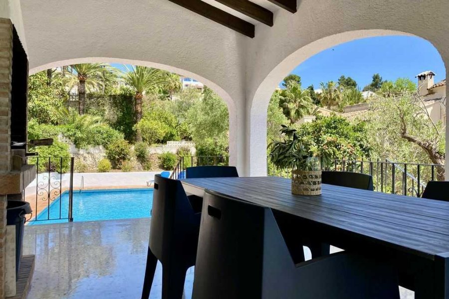 This villa in Benissa has a beautiful covered terrace overlooking the private pool