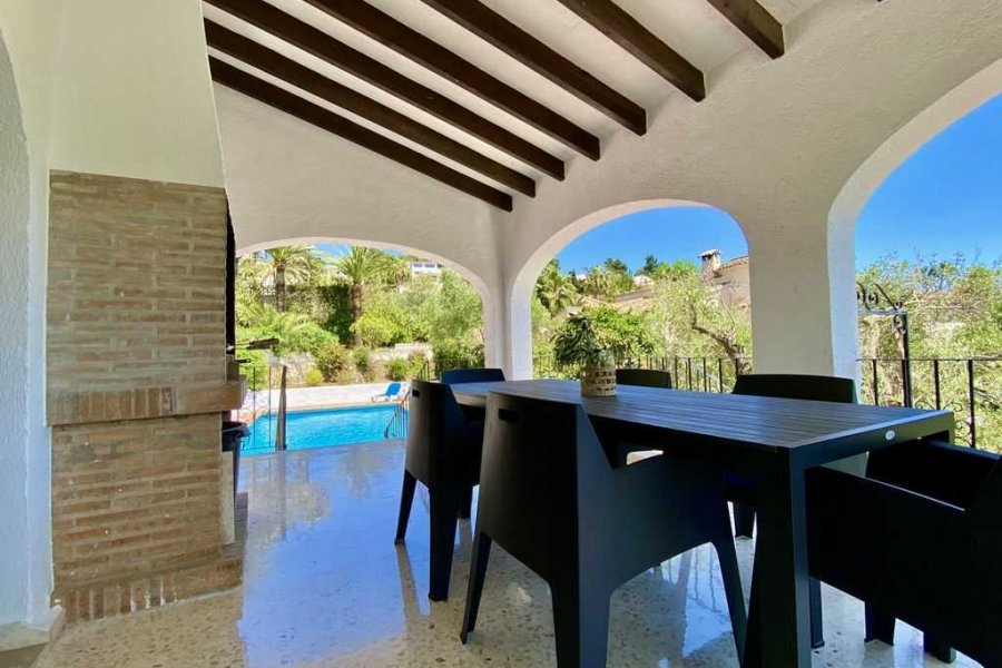 This villa in Benissa has a beautiful naya overlooking the private pool