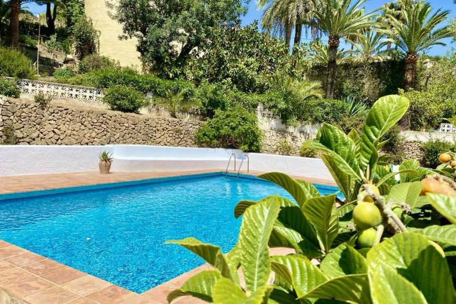 This villa in Benissa with large swimming pool of 9x5 meters in the garden.