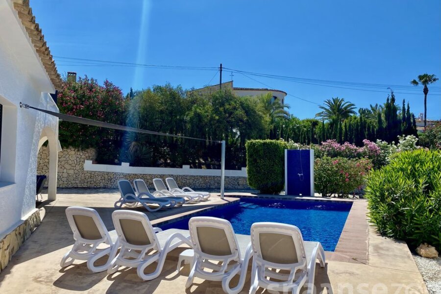 Holiday villa El Nido in Moraira has a private pool with sun beds around
