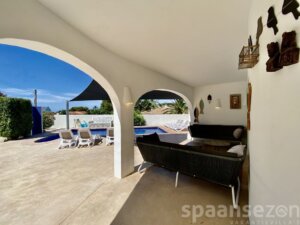 Luxury holiday home with covered terrace and comfy lounge set