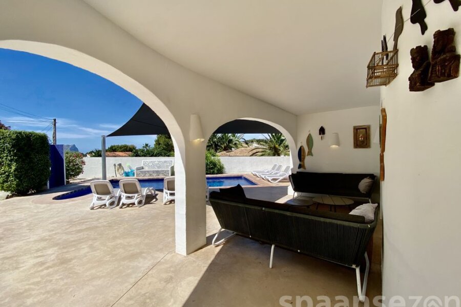 Luxury holiday home with covered terrace and comfy lounge set