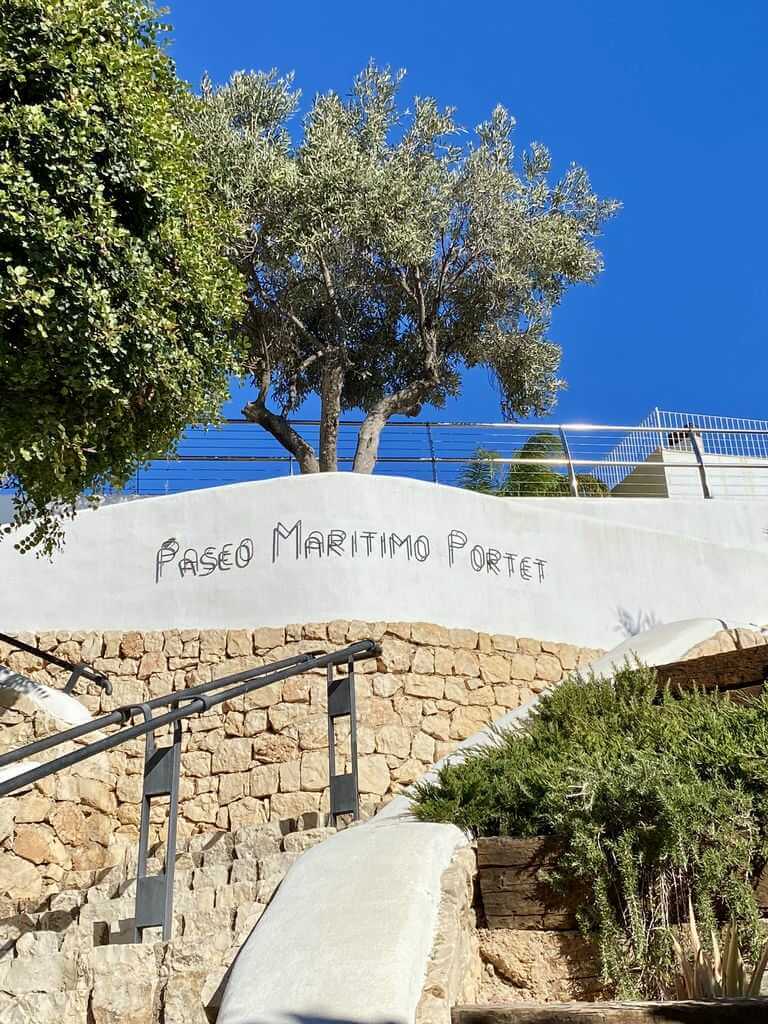 Paseo Maritimo Portet is een prachtige wandelroute langs de ruwe kust van Moraira