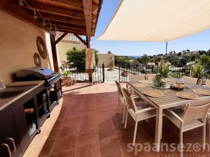 Outdoor kitchen seating area