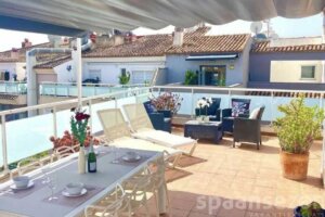 Penthouse Moraira with a spacious roof terrace in Moraira