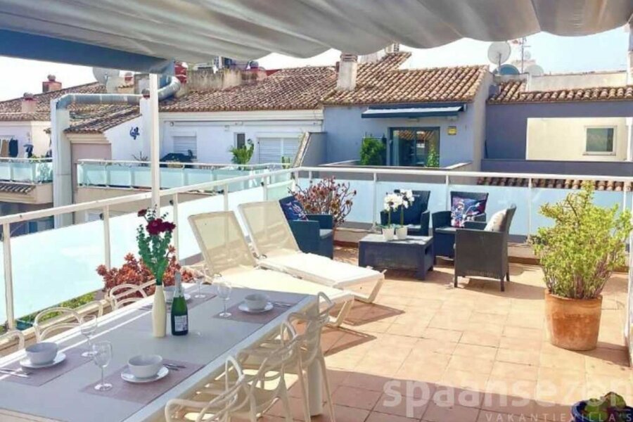 Penthouse Moraira with a spacious roof terrace in Moraira