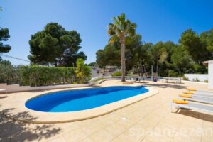 Villa Zara in Moraira has a large and private garden with swimmingpool