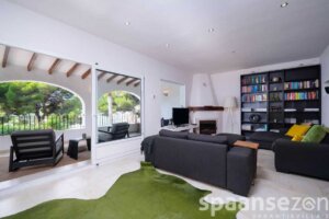 Villa Zara in Moraira has a light and spacious living room